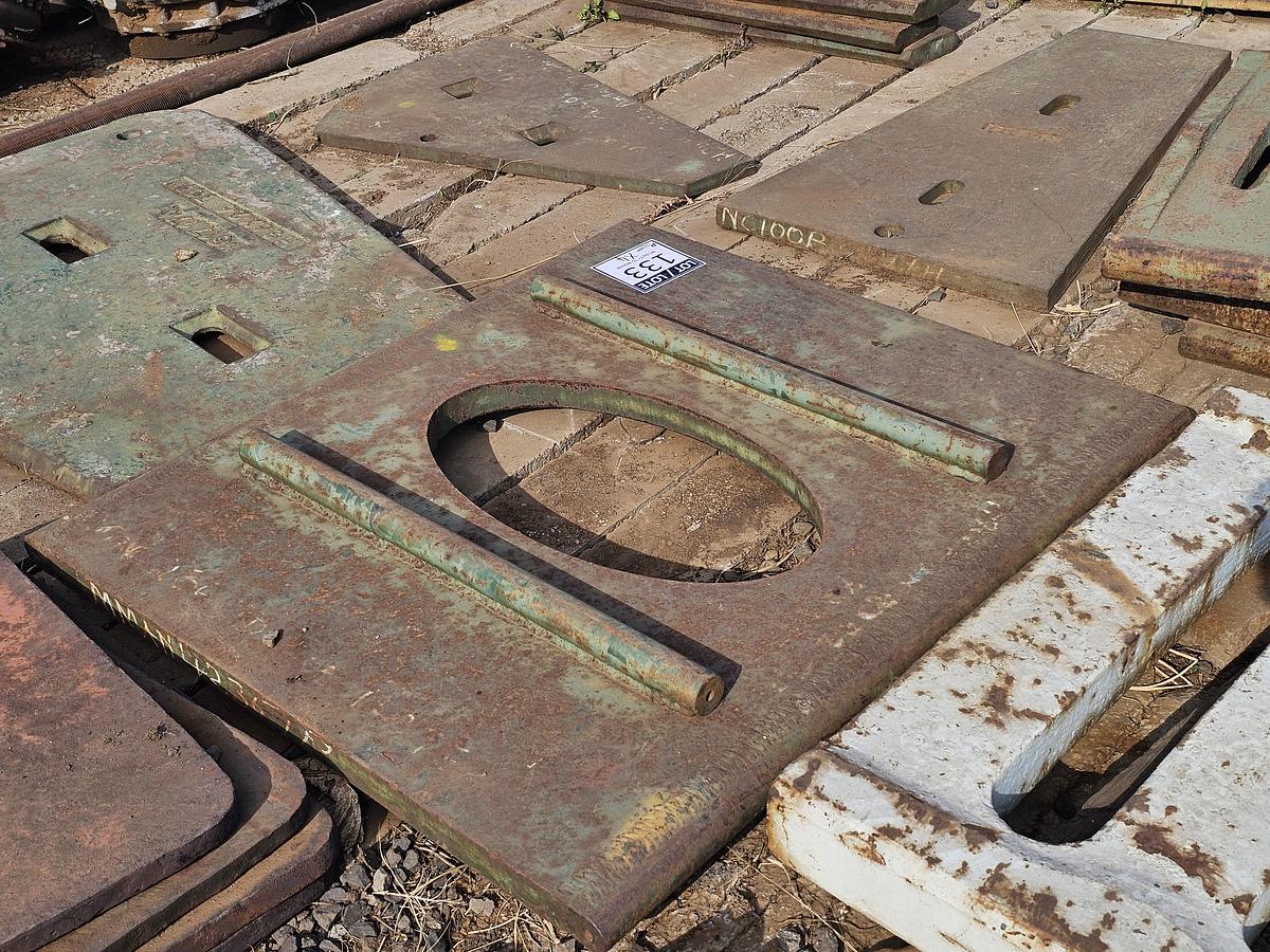 Used CRUSHER PLATES