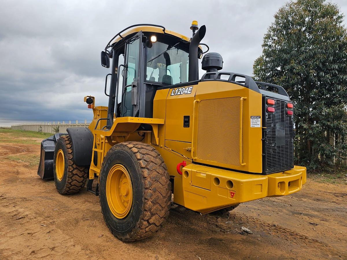 Used BELL L1204E FRONT END LOADER (USED)