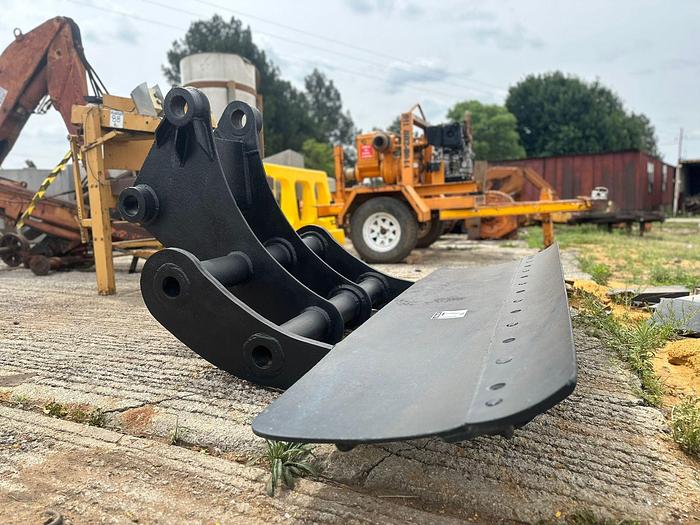 Used EXCAVATOR SCRAPER ATTACHMENT