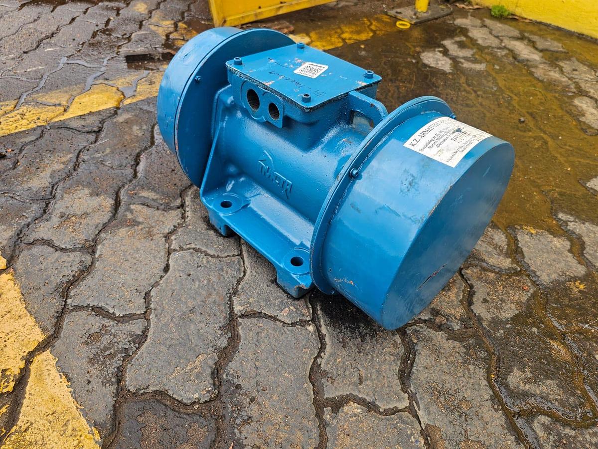 Used 0.55KW VIBRATING MOTOR(USED)