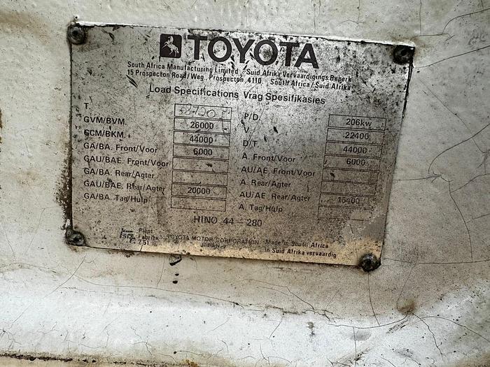 Used TOYOTA HINO TRUCK (STRIPPED) (NON-RUNNER)