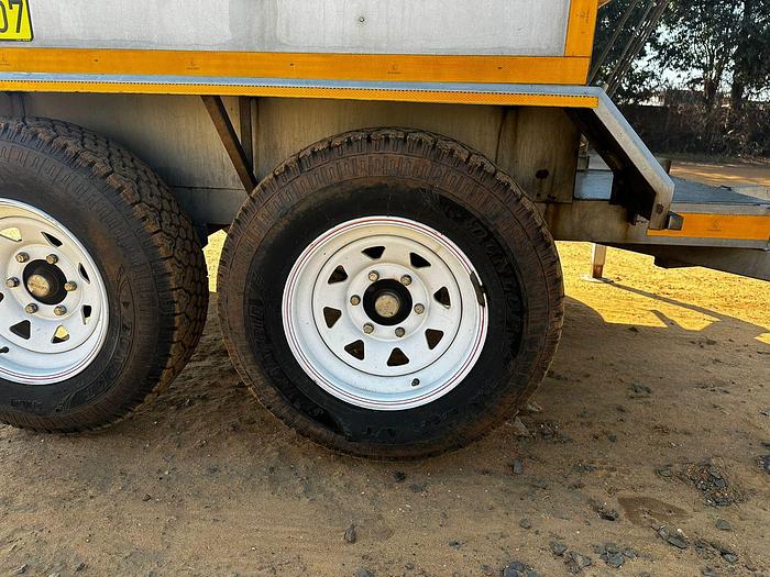 Used CAMERA TRAILER (NOT TESTED)