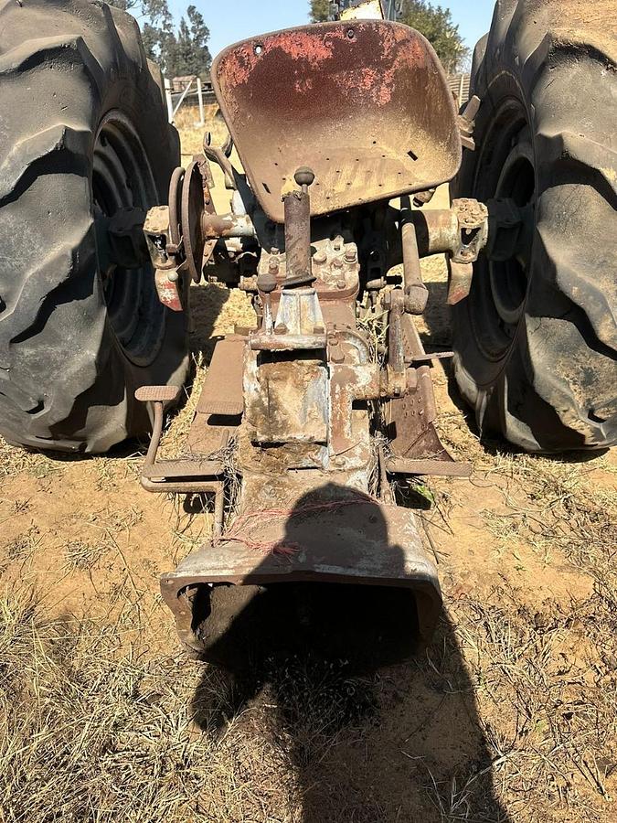 Used SCRAP ANTIQUE TRACTORS (STRIPPING FOR SPARES)