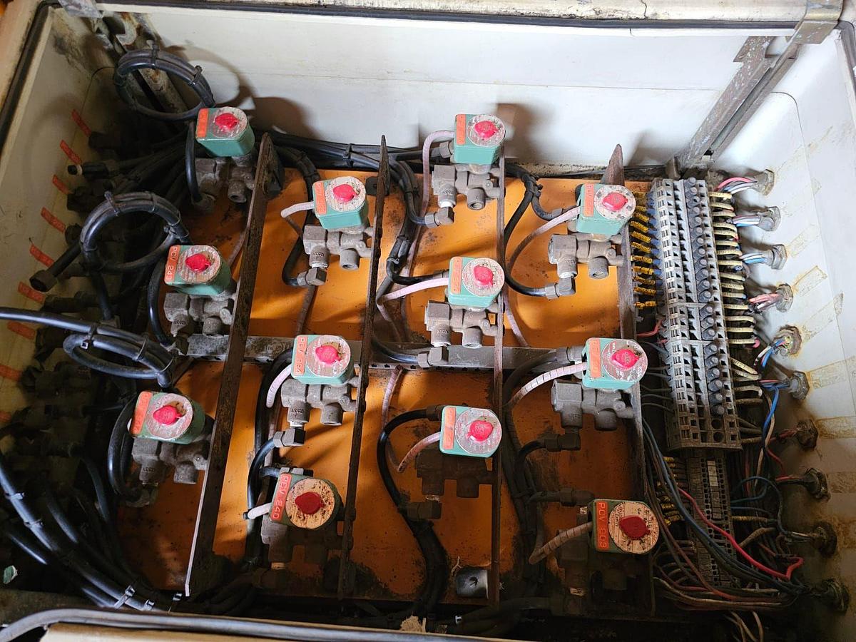 Used AIR BOXES