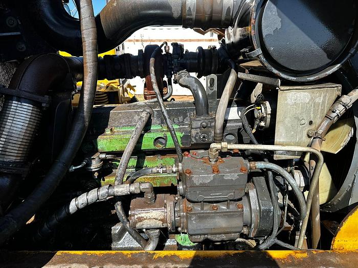 Used BELL TRACTOR (RUNNER)