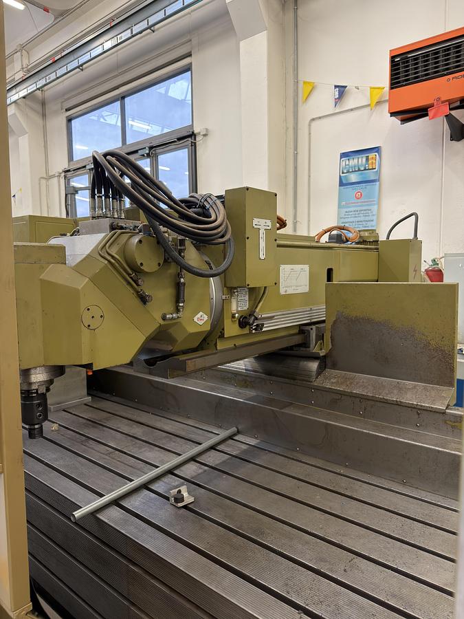 Usato FRESATRICE DA BANCO FISSO OMV