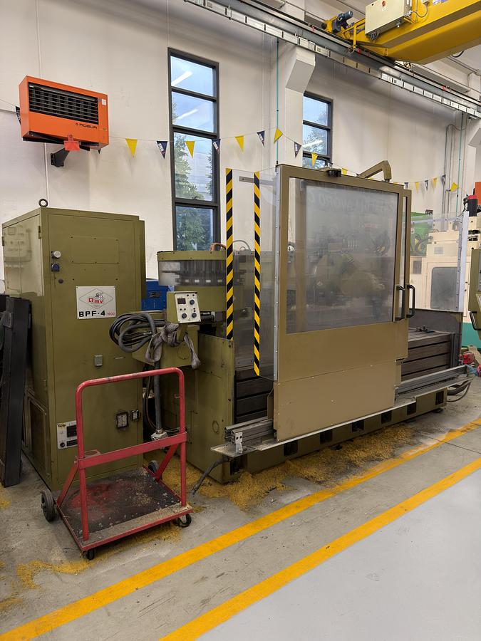 Usato FRESATRICE DA BANCO FISSO OMV