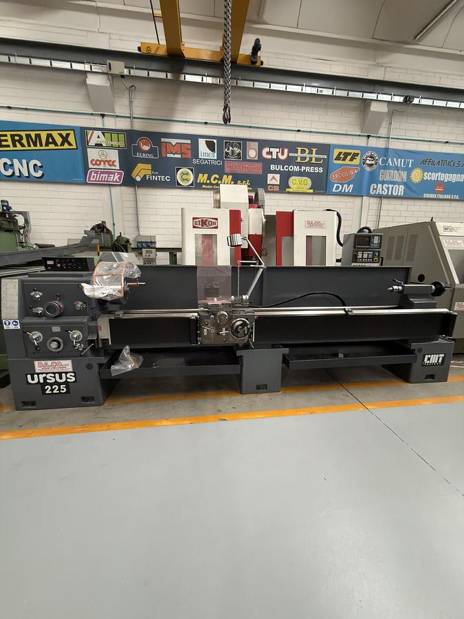 Ricondizionato Tornio parallelo usato - CMT URSUS 250x3000 p.b.105