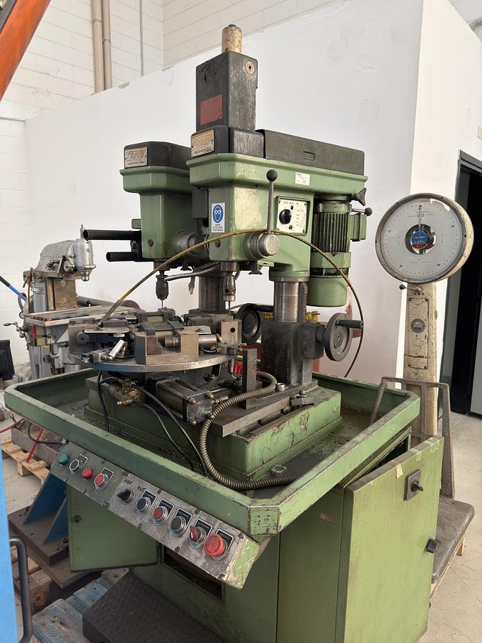 Usato TRAPANI CON TAVOLA A SCATTI