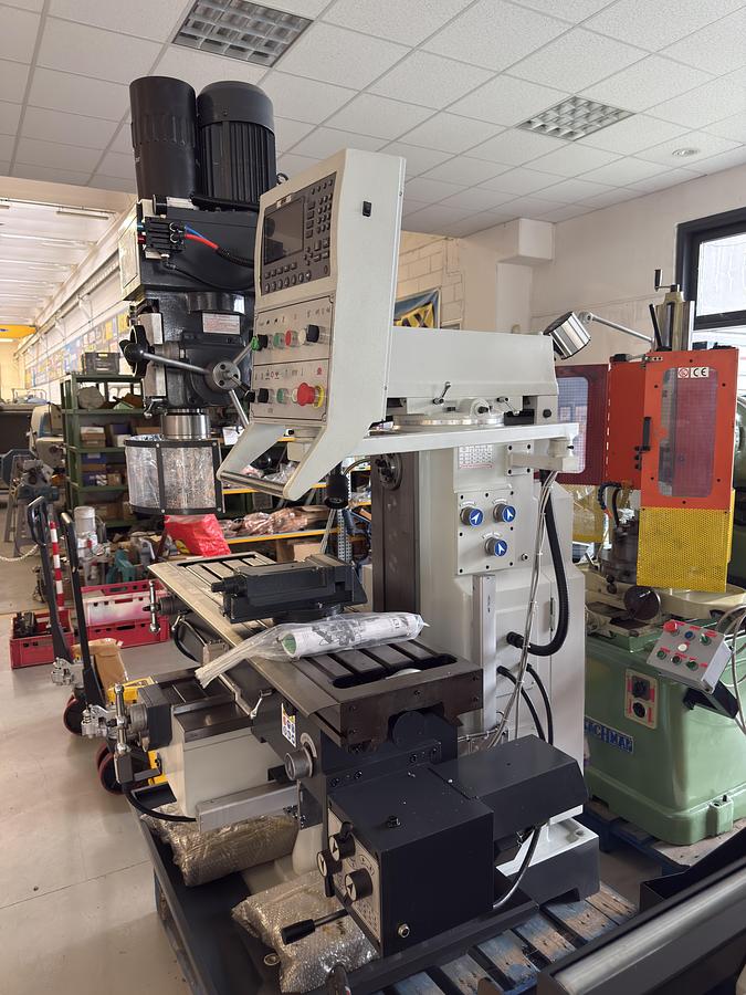 FRESATRICE UNIVERSALE VISUALIZZATA