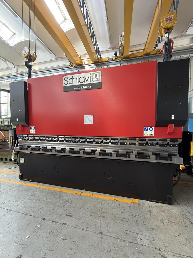 Usato Pressa piegatrice schiavi 220 ton x 4100 