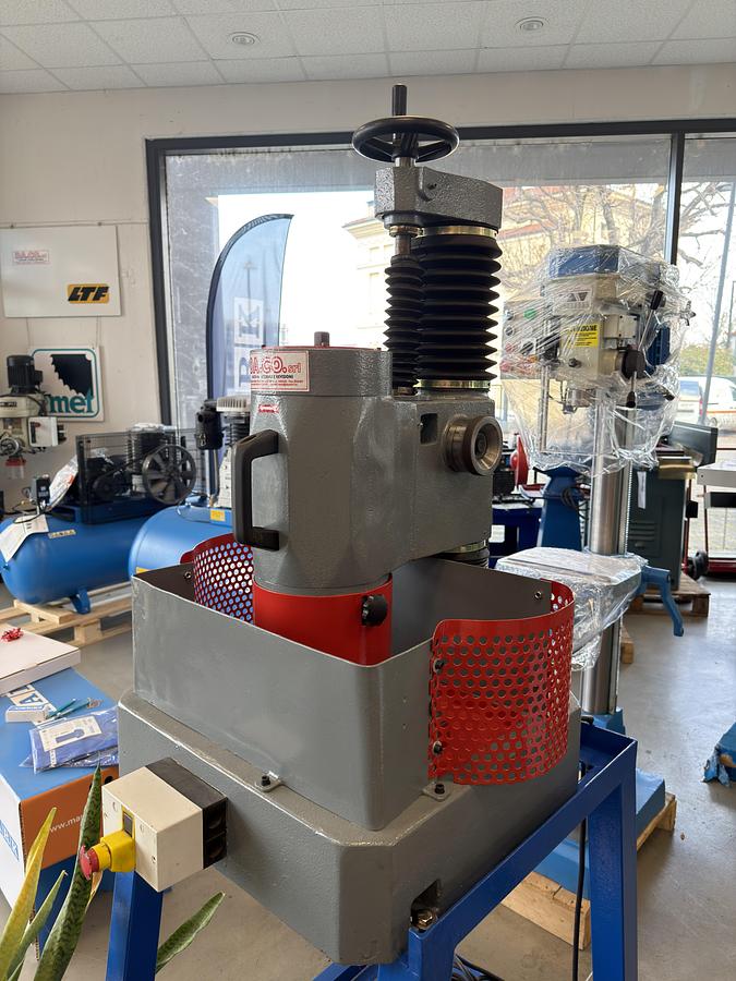 Usato LAPIDELLO DA BANCO COMPLETO