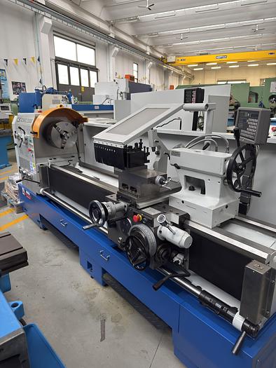 Usato TORNIO PARALLELO DI PRECISIONE ADRIA MACHINE MOD.  CS6266C DA MM. 2000 A NORME CE