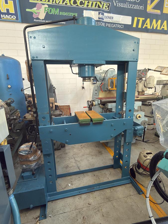 Usato PRESSA 100 TON