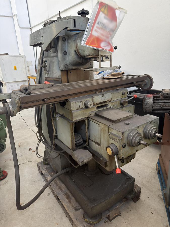 Usato FRESATRICE INDUMA