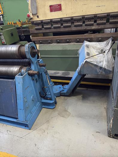 Usato Calandra 3 rulli Davi usata modello MCO 2522 Matricola 9230018 anno 1992