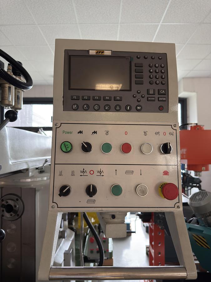 FRESATRICE UNIVERSALE VISUALIZZATA