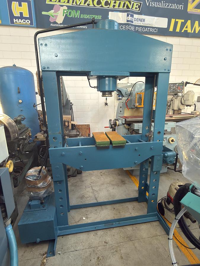 Usato PRESSA 100 TON