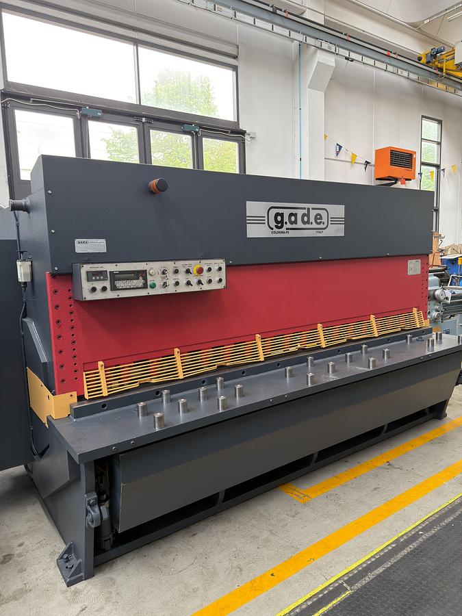 Usato CESOIA A GHIGLIOTTINA GADE 8/10 REGISTRO MOTORIZZATO