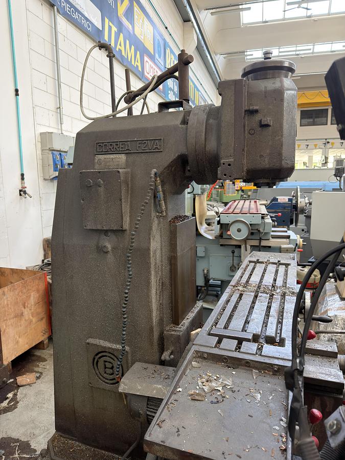 Usato FRESATRICE CORREA F2VA 