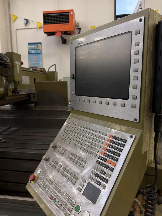 Usato FRESATRICE DA BANCO FISSO OMV
