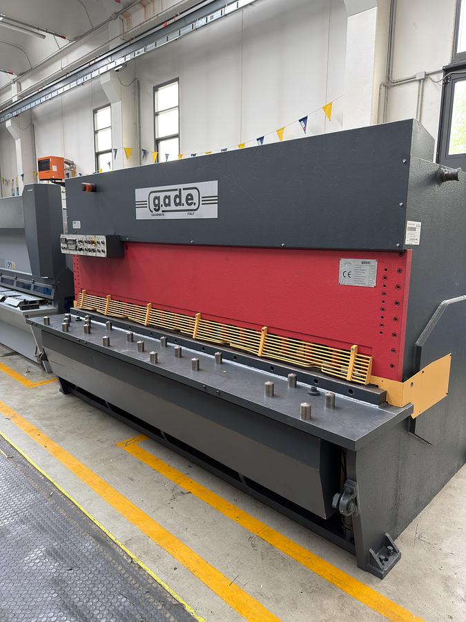 Usato CESOIA A GHIGLIOTTINA GADE 8/10 REGISTRO MOTORIZZATO