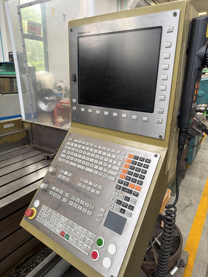 Usato FRESATRICE DA BANCO FISSO OMV