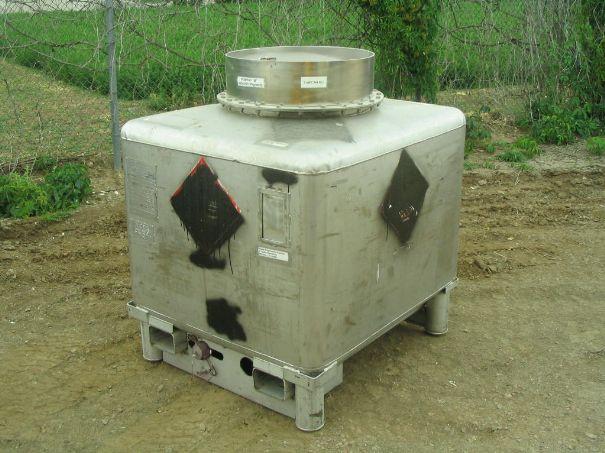 Used 275 GALLON TOTE TANK