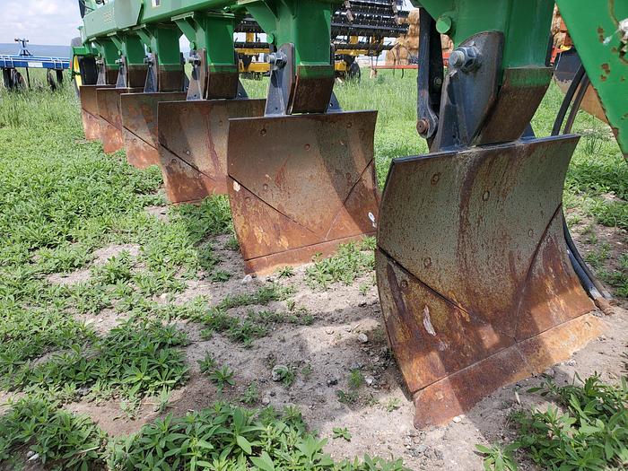 Used John Deere 995 Switch Plow - 6 Bottom