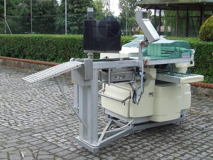 Used Maszyna pakująca na tackach w folię rozciągliwą z wagą i etykieciarką "WALDYSA"