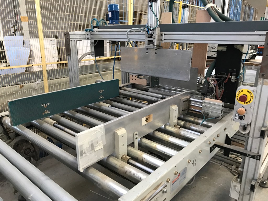 Usato 2002 Linea di imballaggio per lettini o prodotti similari