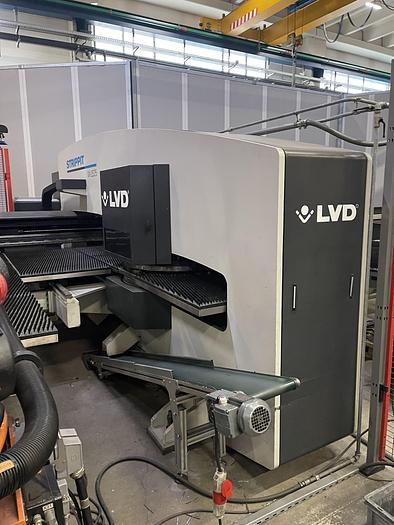 Installata Punzonatrice Cnc LVD STRIPPIT VX-1525 con Robot KUKA