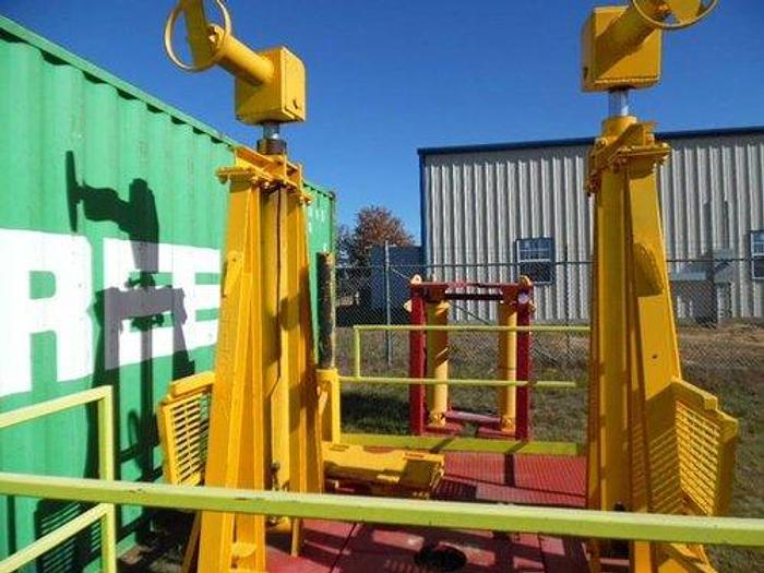 Used 2009 Casing Jacks SALE OR TRADE Casing jacks