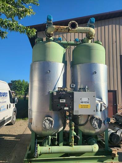 Refurbished Desiccant air Dryer Sullair 4300 cfm Heated Blower purge Twin Tower