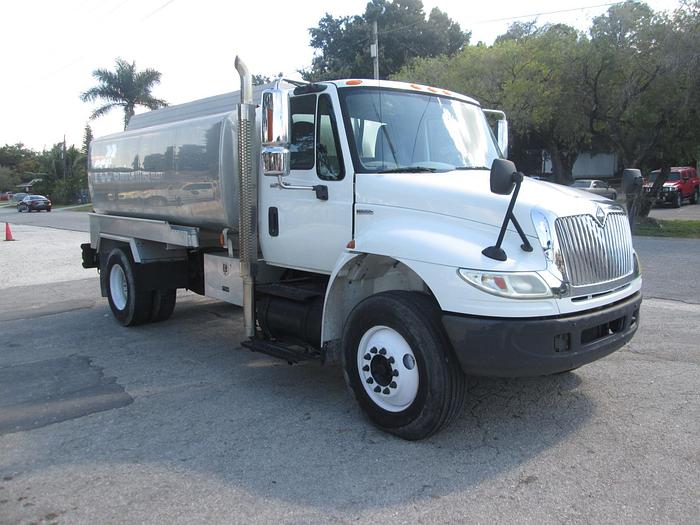 Used 2008 International 4400 Water Truck