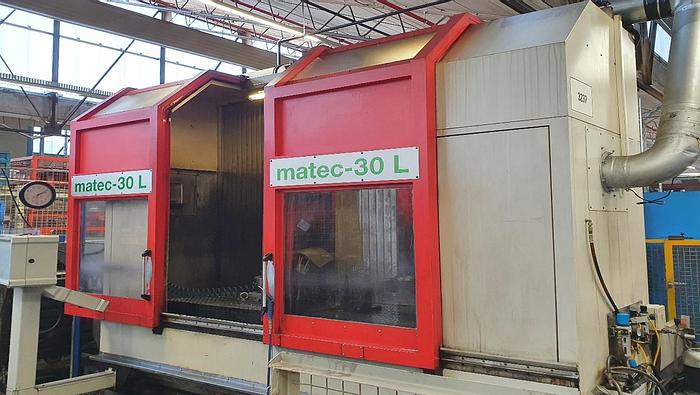 Gebraucht 1999 Matec 30L, vertikales Bearbeitungszentrum für 4 Achsen