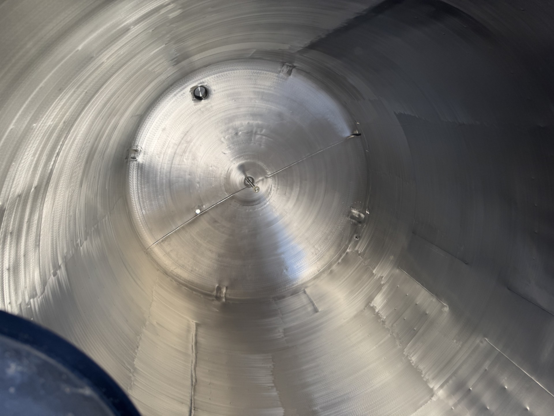 Refurbished 3000 GALLON FERMENTER TANK