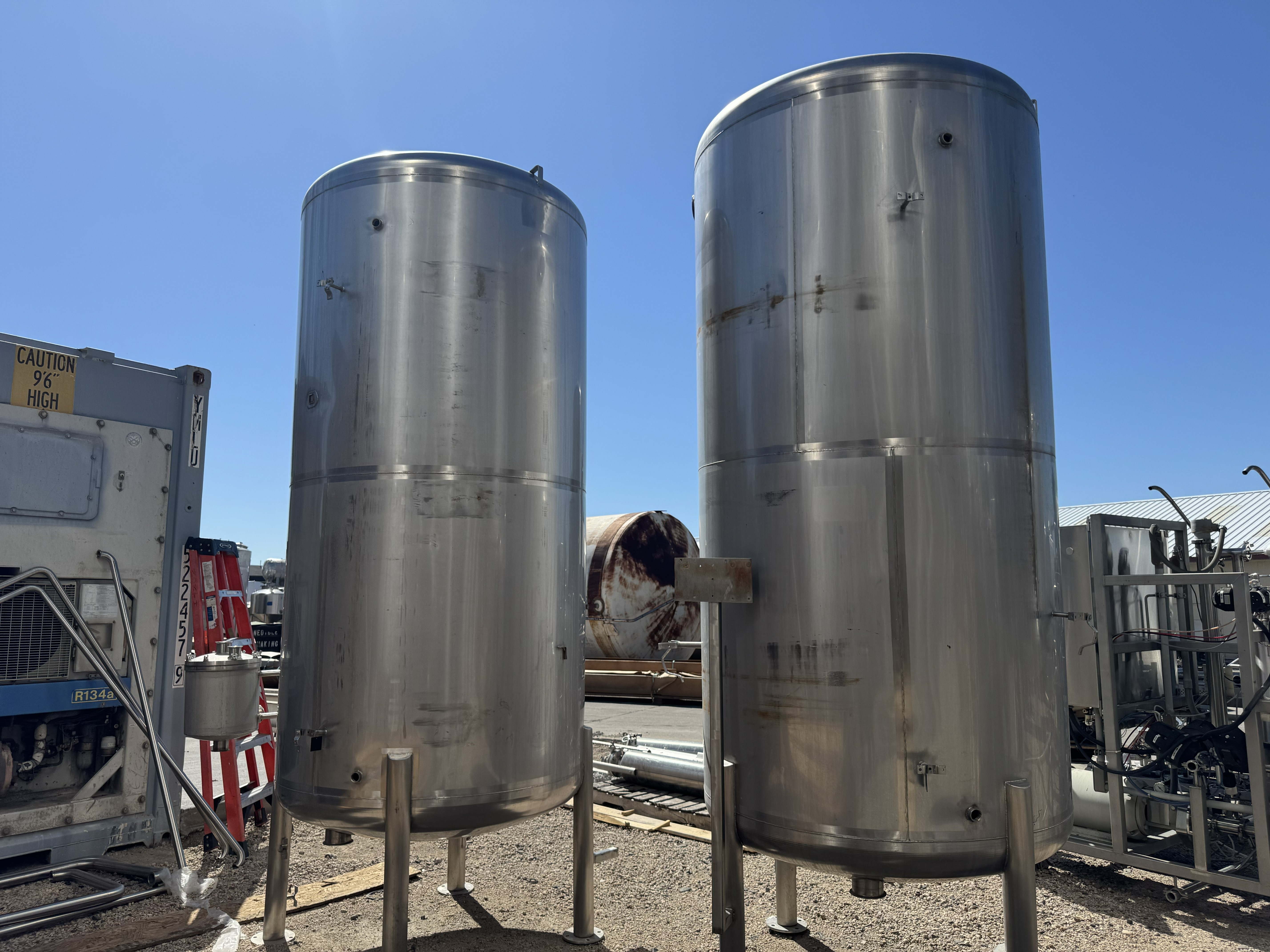 Used 1000 GALLON SINGLE SHELL CIP TANK