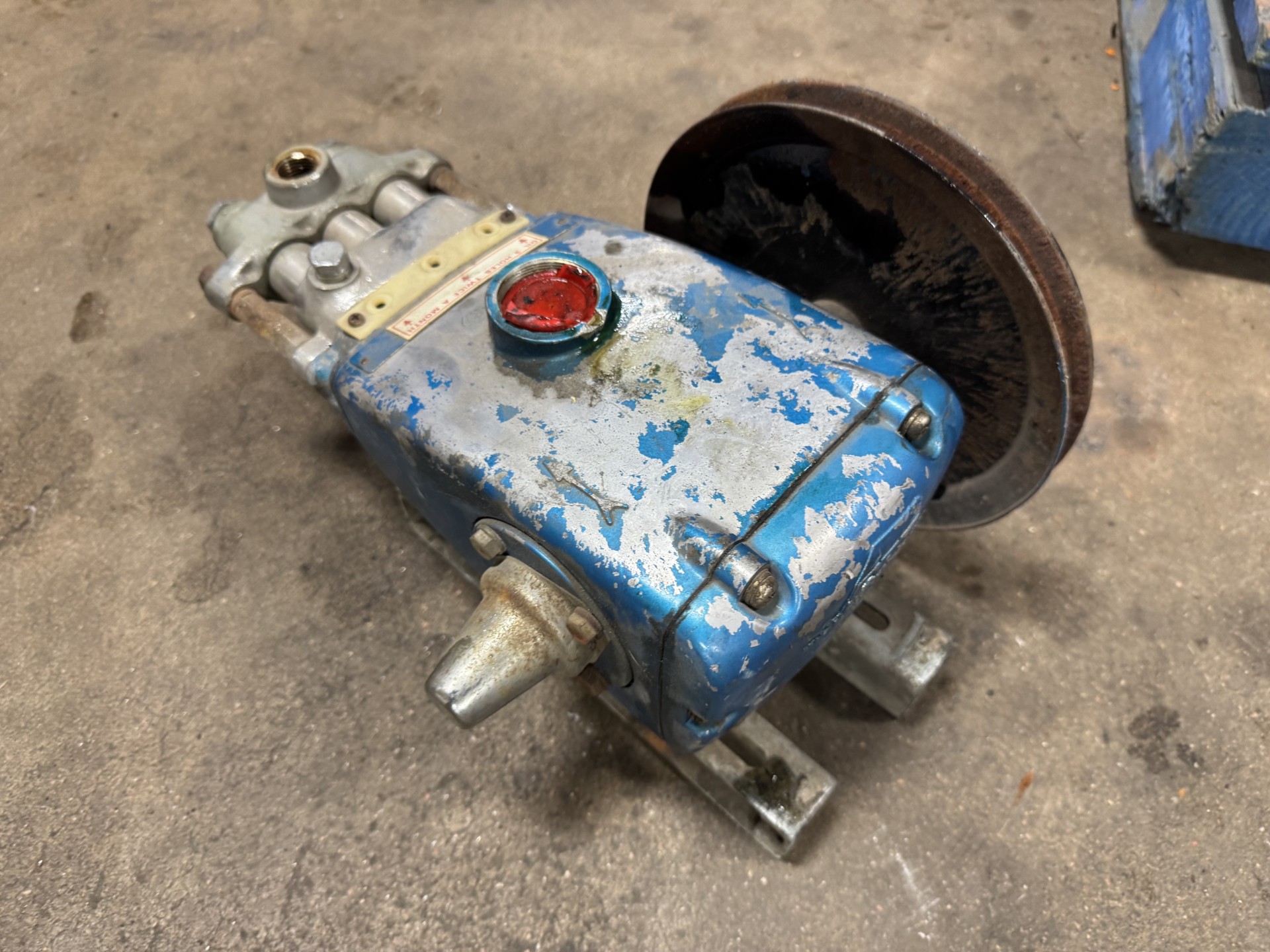 Used CAT PUMPS 280 PISTON PUMP