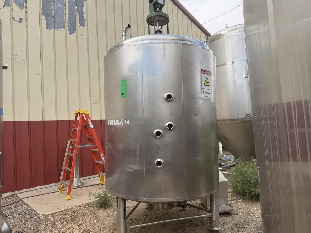 Used 850 GALLON PROCESSOR TANK