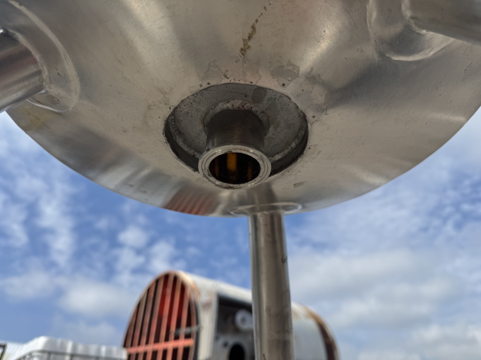 Refurbished 8.5 GALLON INSULATED TANK