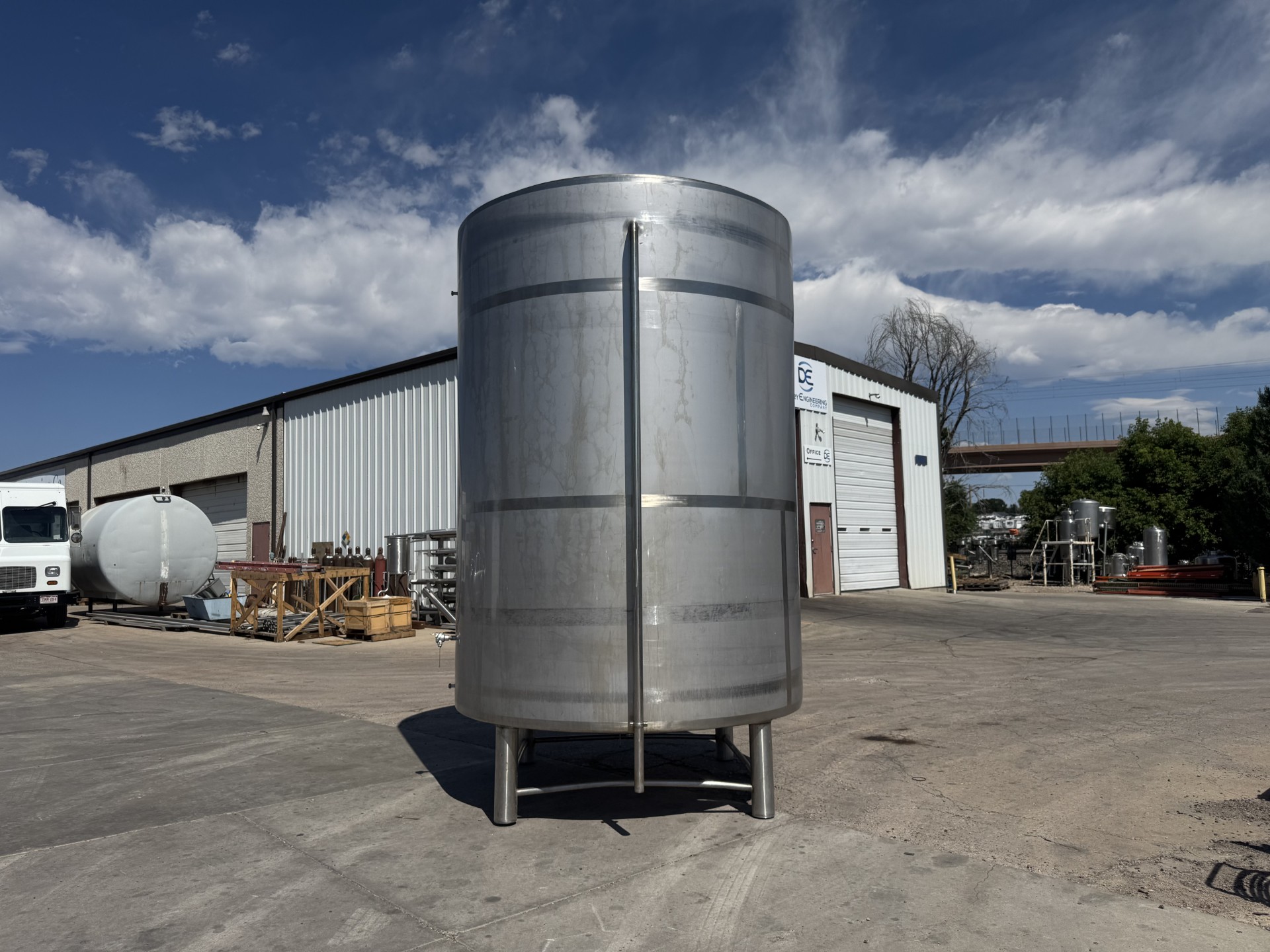 Refurbished 3000 GALLON JACKETED HOLD TANK
