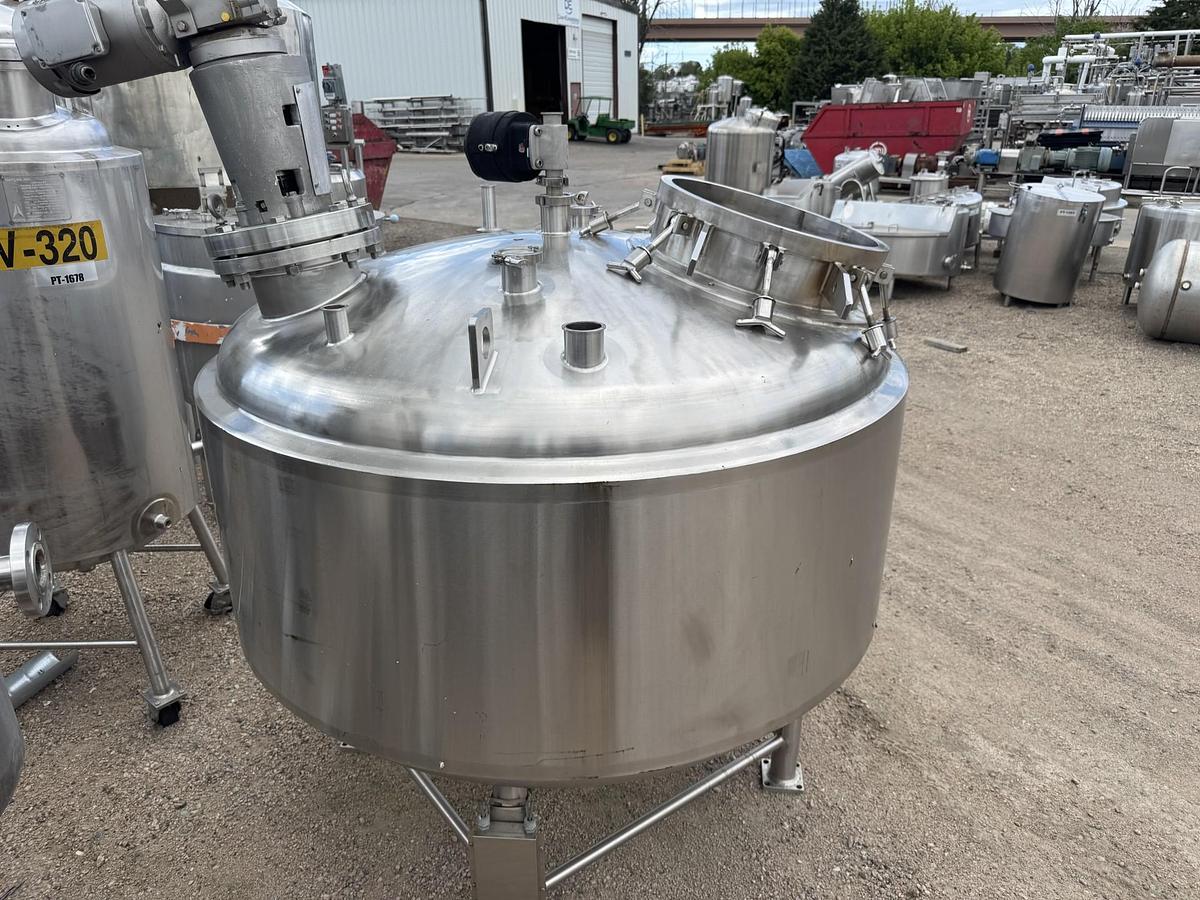 Refurbished 400 GALLON MIX TANK