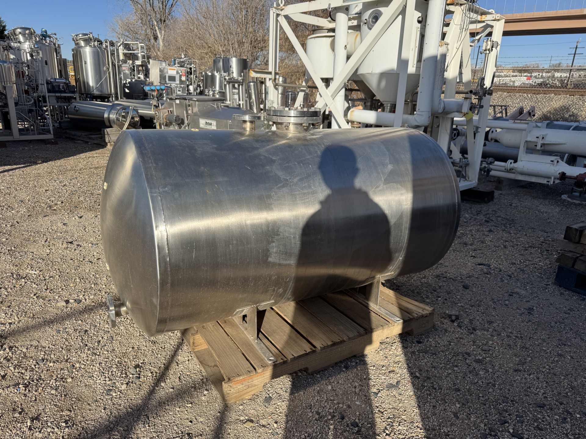 Used 160 GALLON HORIZONTAL PRESSURE TANK