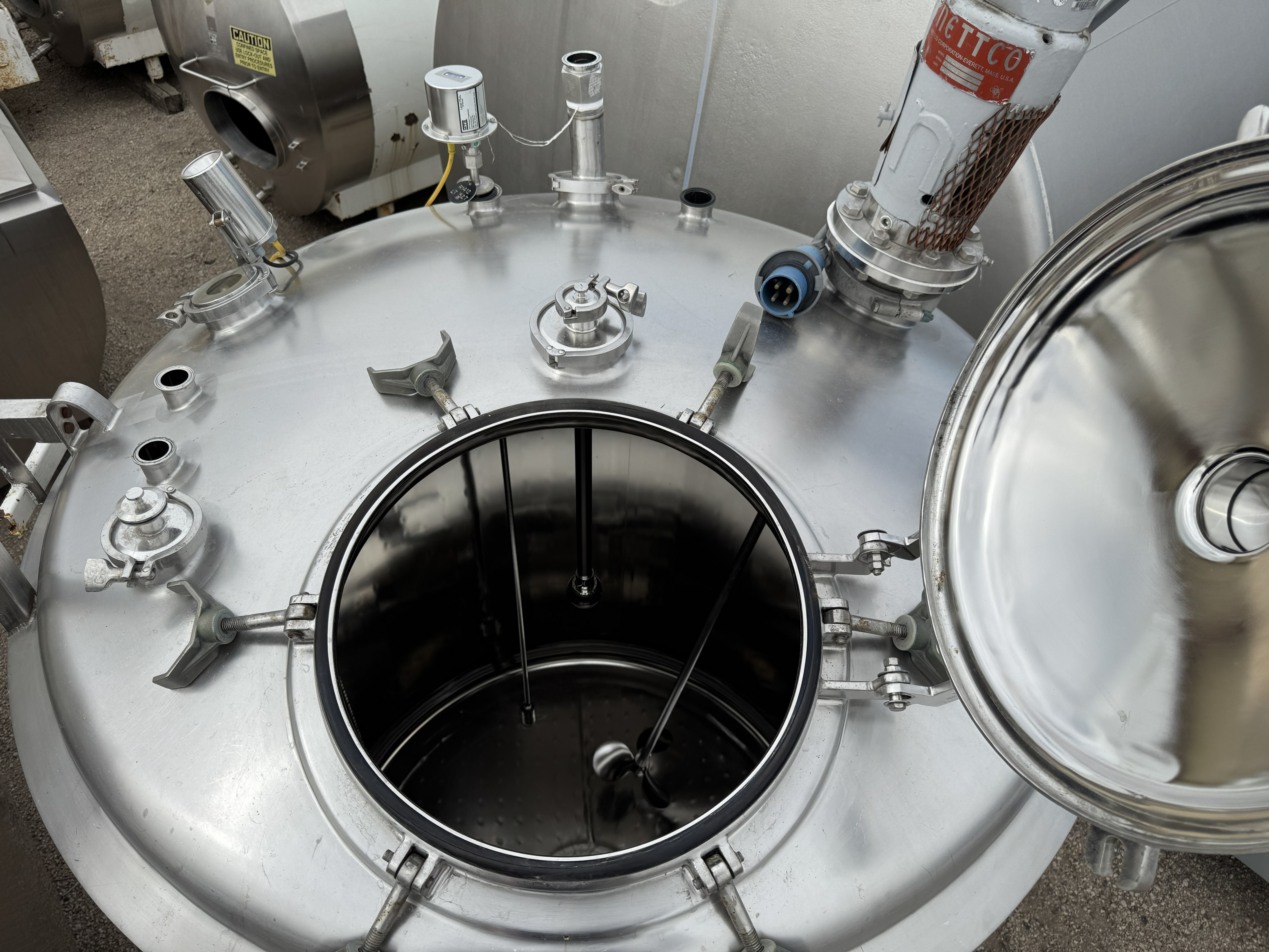 Used 2500 LITERS PROCESSOR TANK