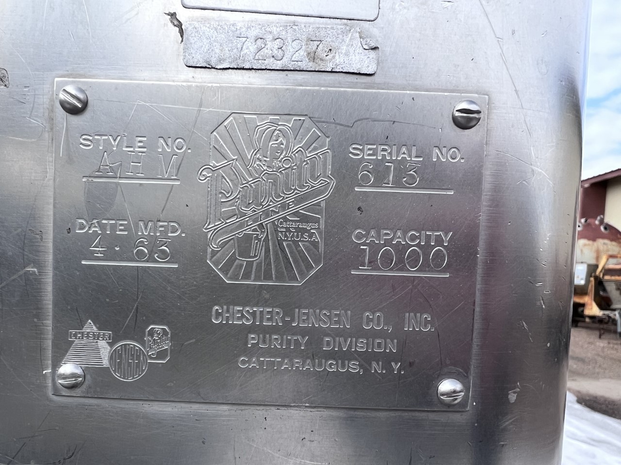 Used 1000 GALLON STORAGE TANK