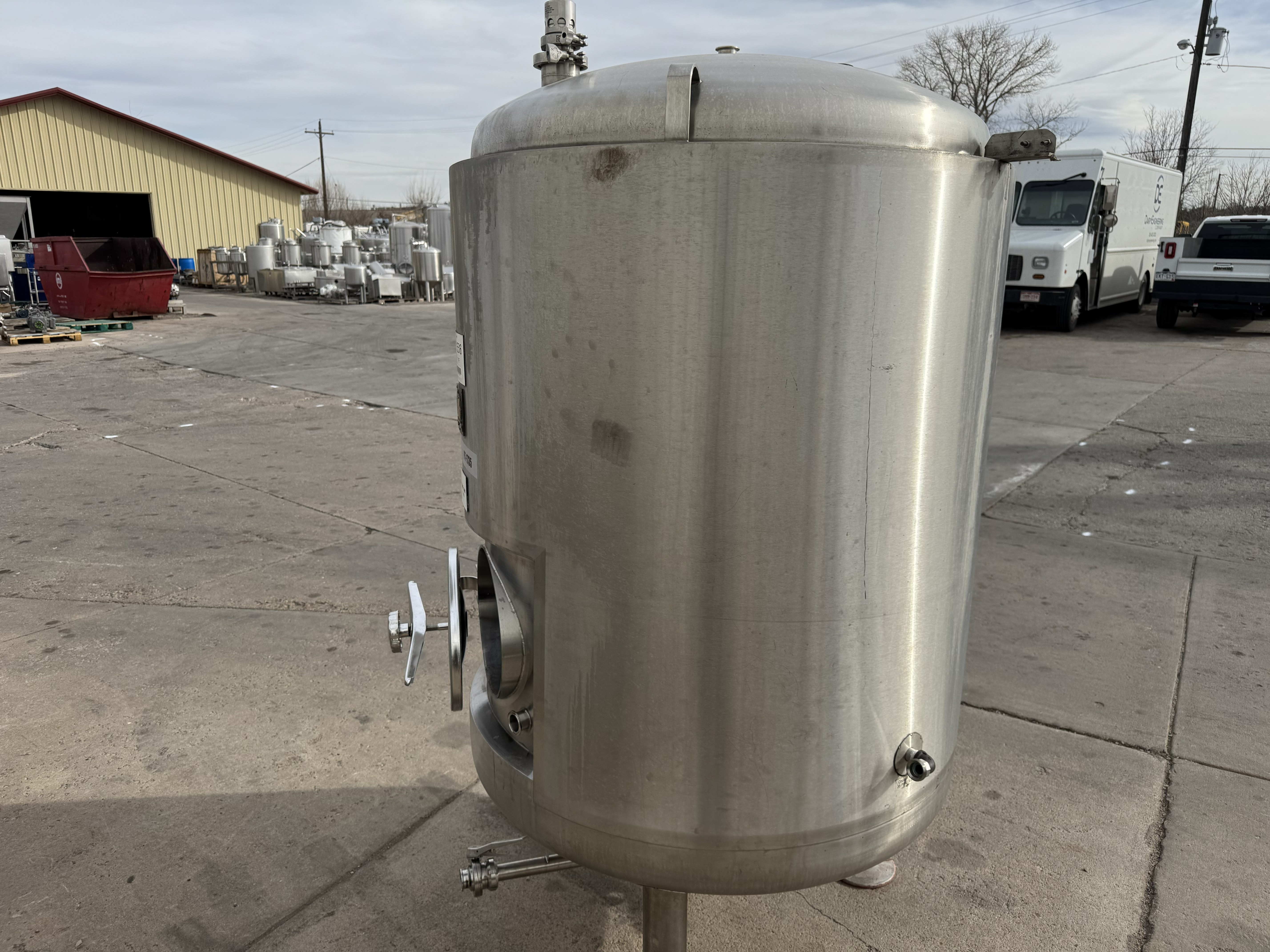 Used 356 GALLON BRIGHT TANK