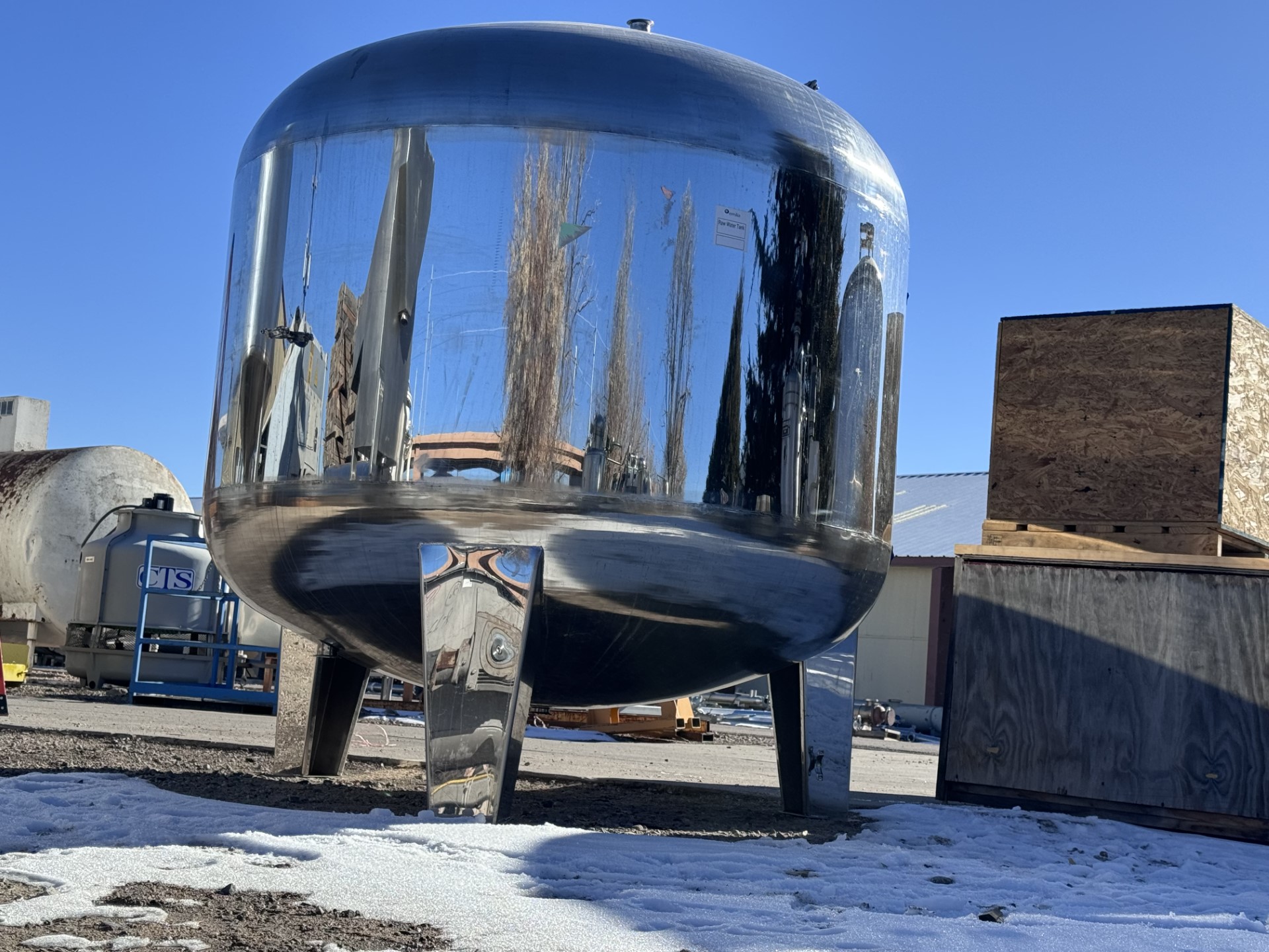 Refurbished 1,200 GALLON STORAGE TANK