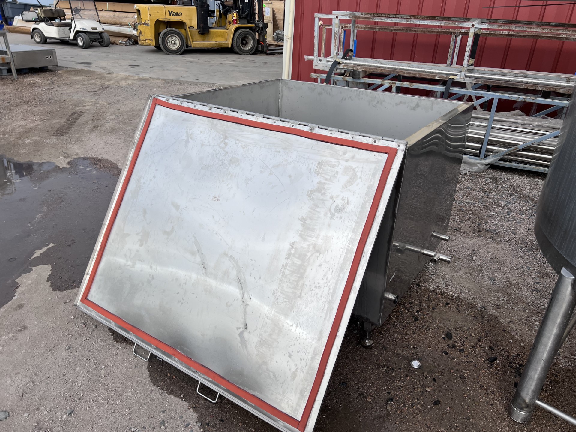 Used 300 GALLON STORAGE TANK