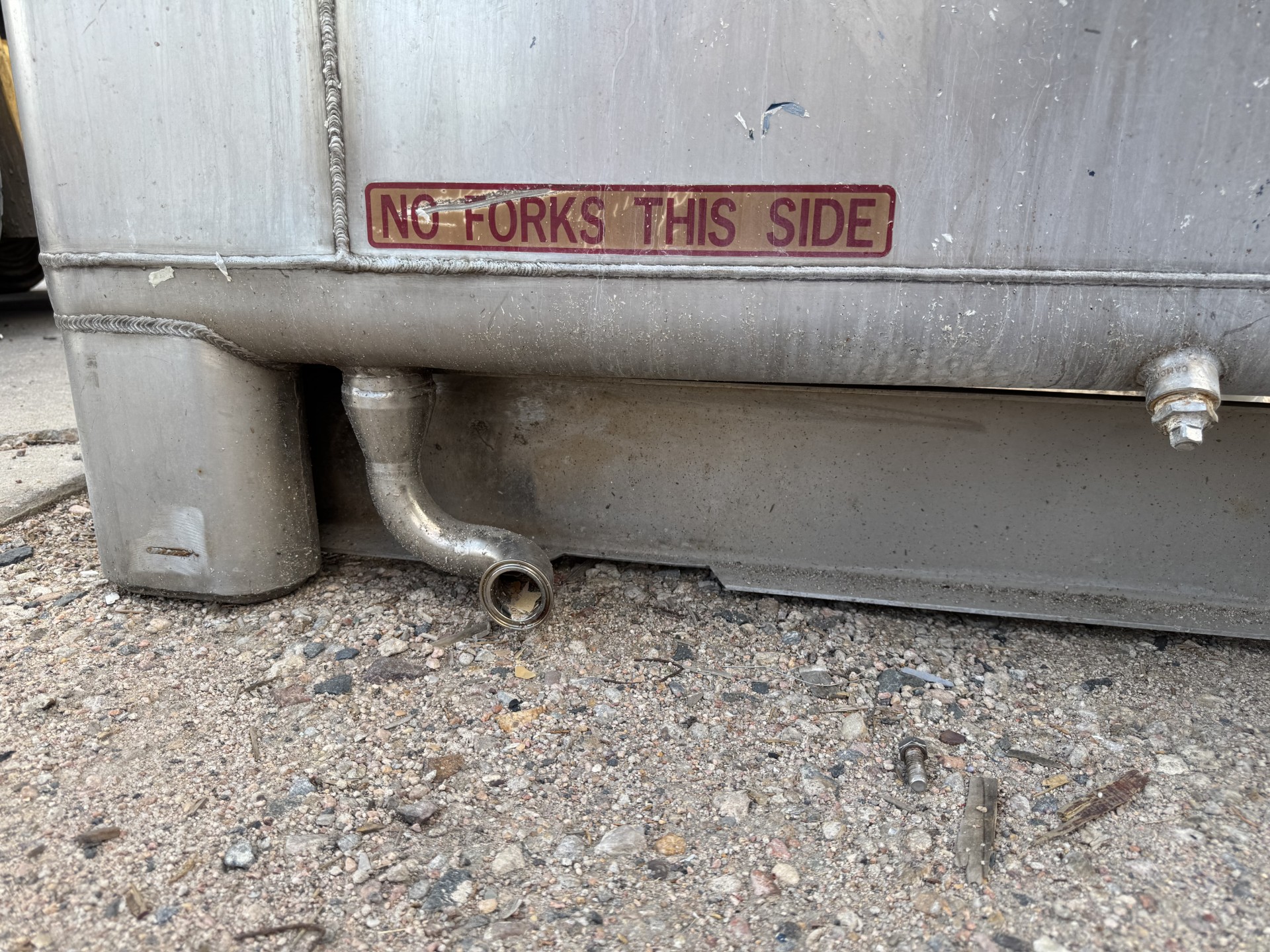 Refurbished 755 GALLON TOTE TANK